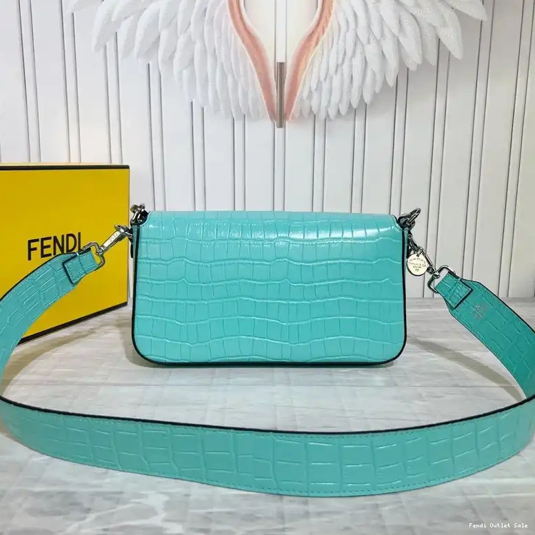 Cheap Bag In Medium Blue Baguette Leather Tiffany Crocodile Fendi 0515